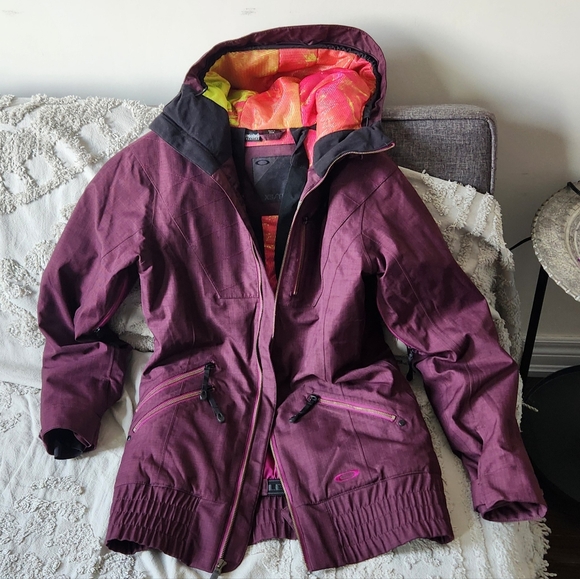 Oakley xs ski jacket.. covers bum - Picture 3 of 5